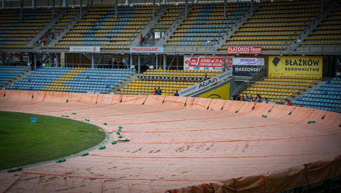 Stal Gorzów - GKM Grudziądz. Kibice przez ponad 5 godzin byli uwięzieni na stadionie, a mecz się nie odbył!