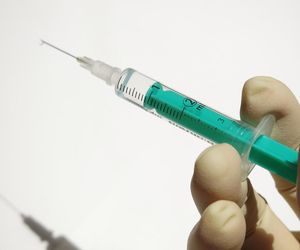 Półroczny chłopiec zmarł po podaniu dwóch dawek szczepionki. Prawdopodobnie preparat był przeterminowany  