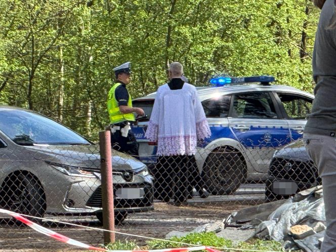 Policja przyjechała na sygnale do kościoła. Proboszcz negocjował, przemówił do wiernych