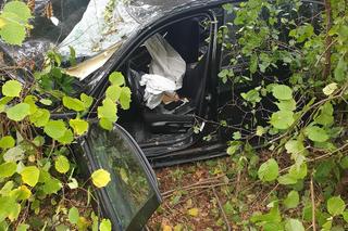 Samochód roztrzaskał się na drzewie. Koszmarne wieści ze szpitala