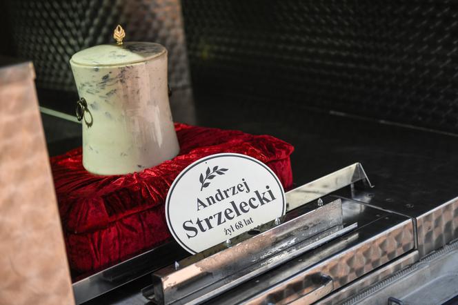 Pogrzeb Andrzeja Strzeleckiego. WZRUSZAJĄCE chwile na uroczystości 