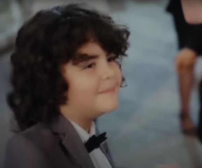 Yusuf na weselu Nany i Poyraza w "Dziedzictwo" (EMANET)