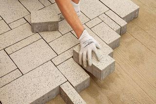 Wykonawcy do układania kostki