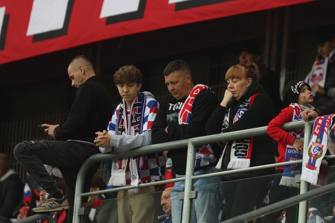 Górnik Zabrze zmierzył się z Zagłębiem Lubin. Kibice rozgrzewali piłkarzy z trybun