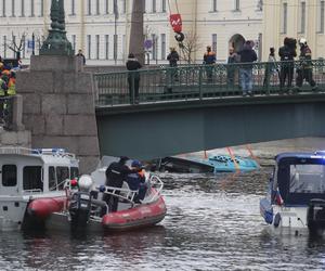 Rosja/ Autobus wpadł do rzeki w Petersburgu – trzy osoby nie żyją