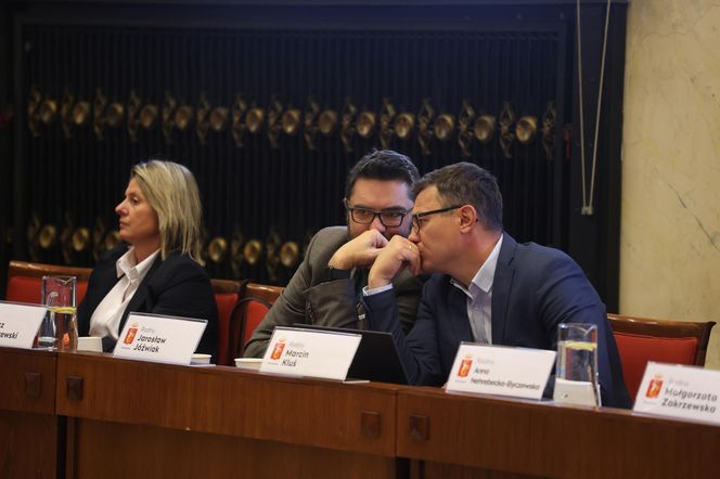 Nadzwyczajna sesja Rady Warszawy