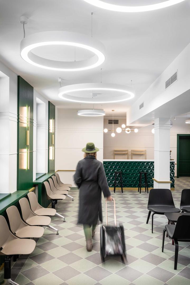 Wnętrze dworca w Zakopanem