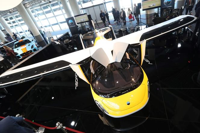 Latający samochód AeroMobil 4.0