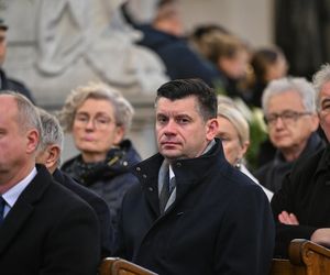 Pożegnali wielką damę polskiej kultury. Kidawa-Błońska przesłała piękny wieniec