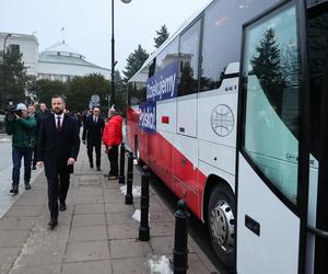 MINISTROWIE W DRODZE NA ZAPRZYSIĘŻENIE RZĄDU