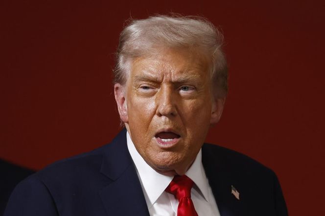 Emmanuel Macron i Donald Trump w Sharm el-Sheikh