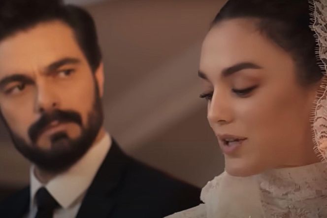 Kiedy wyjaśni Nanie, że już nie muszą brać ślubu, obojgu spadnie kamień z serca 