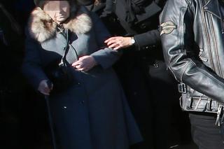 Mama na pogrzebie Witolda Paszta
