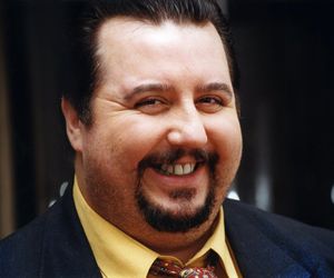 Dariusz Gnatowski zmarł 5 lat temu. Przekonaj się, czy dokończysz w quizie kultowe powiedzonka Boczka ze Świata według Kiepskich