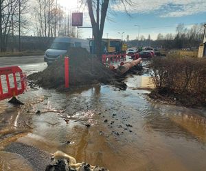 Poważna awaria głównej magistrali wodociągowej w Starachowicach. Czy grozi nam brak wody?