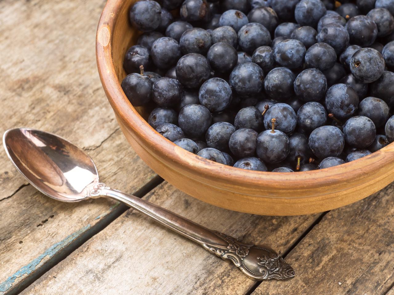 Śliwa tarnina: marynowane owoce tarniny [przepis]