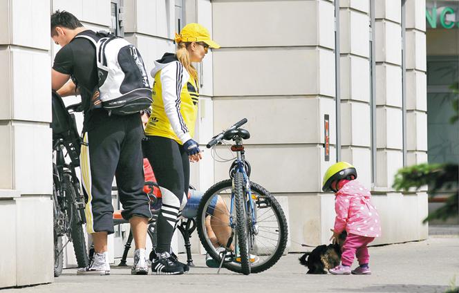 Alikia mówi już mama i tata
