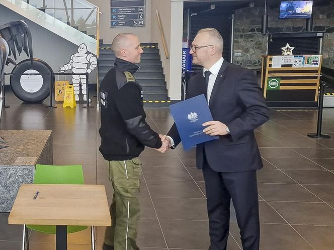 Straż graniczna na Warmii i Mazurach otrzymała nietypowy pojazd. Będzie wykorzystywany na lotnisku [ZDJĘCIA]