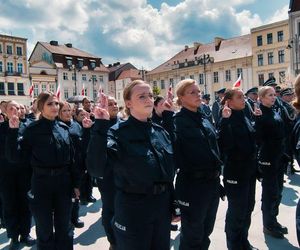 Bydgoszcz świętuje z policją. „Ratujecie nasze życie, bronicie go” – wzruszające słowa podczas uroczystości