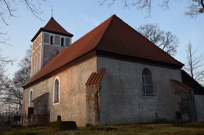 Glaznoty to malownicza wieś u stóp Góry Dylewskiej. Przypomina "małe Bieszczady"
