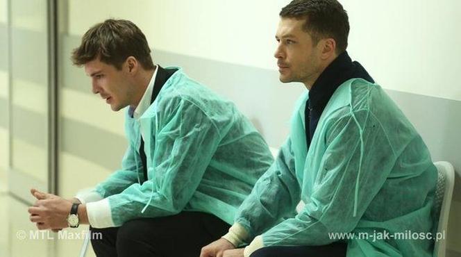 M jak miłość, odcinek 1125: Tomek (Andrzej Młynarczyk), Marcin (Mikołaj Roznerski)