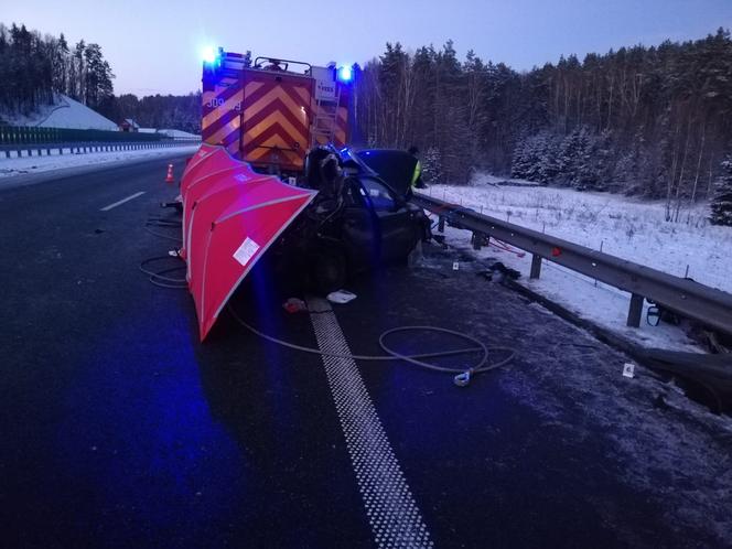 Stawiguda: Śmiertelny wypadek na DK 51. Auto wjechało w wóz strażacki [FOTO]