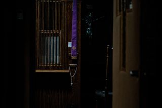 Lista grzechów, za które nie otrzymasz rozgrzeszenia. Jeden szczególnie zawstydza księży