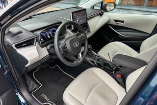 Testujemy różne generacje hybrydy Toyoty