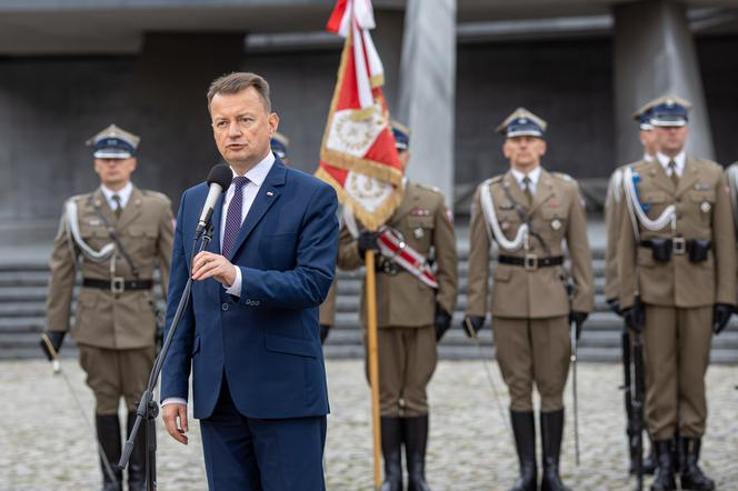 Wojsko na polskich drogach. Szef MON uczula na zagrożenie!