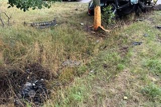 Powiat łukowski: Audi roztrzaskało się na drzewie