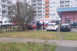 Makabryczne odkrycie w centrum Świnoujścia. W czerwonym oplu były zwłoki