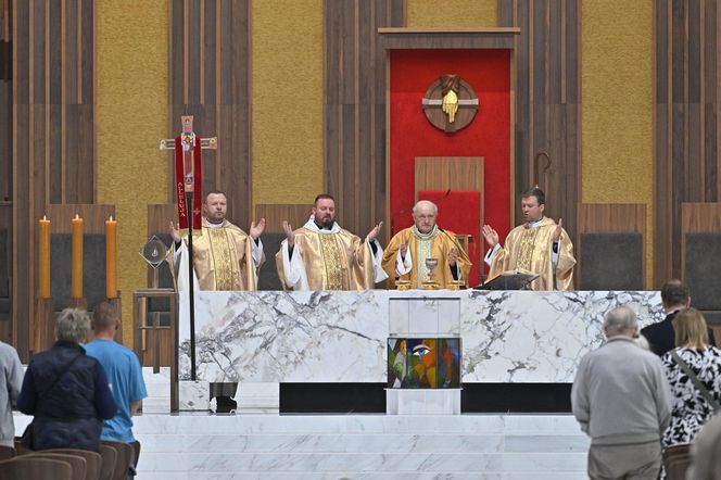 Warszawa żegna papieża Franciszka. Poruszające wpisy w Archikatedrze