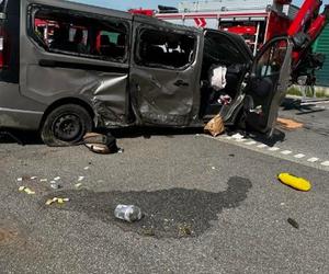 Śmiertelny wypadek na A1 pod Częstochową! Nie żyją dwie osoby, które wypadły z busa
