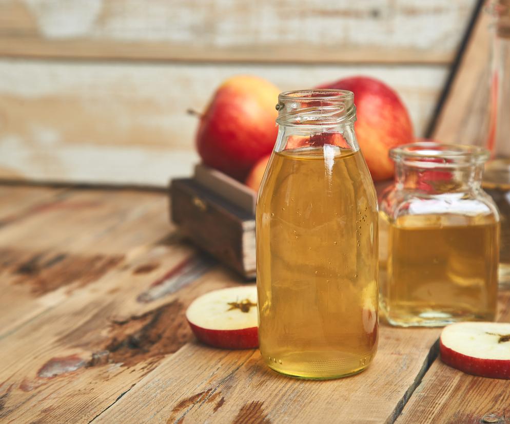 Ocet jabłkowy to świetny wybór na wzmocnienie odporności, polepszenie trawienia i obniżenie cholesterolu.