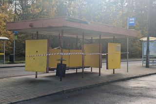 To ostatnia tego typu wiata w Olsztynie. Dawniej były niemal na każdym przystanku [ZDJĘCIA]