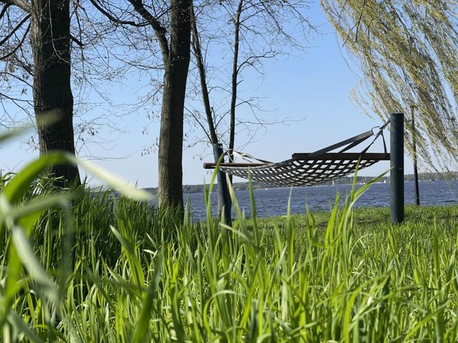 Strefa relaksu nad Zatoką Miłą w Olsztynie. Projekt OBO 2026