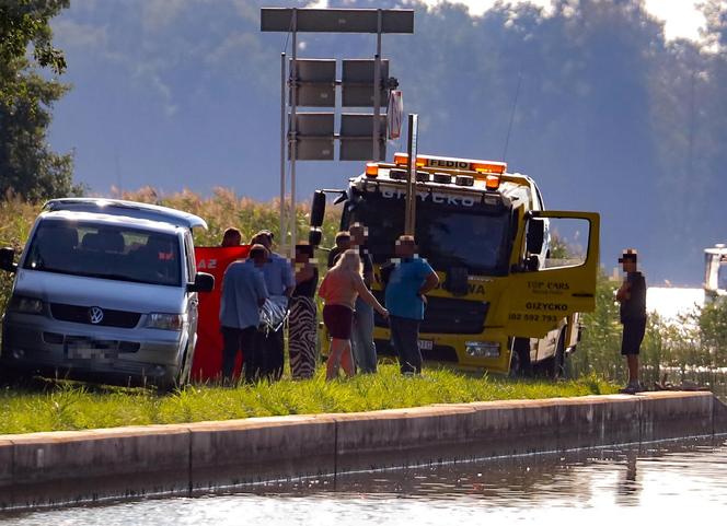 Auto zsunęło się do wody. Dramat na Kanale Grunwaldzkim