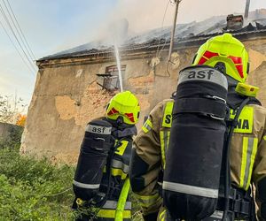 Bezdomny spłonął w pustostanie. Trzech nastolatków zatrzymanych. Jednemu grozi dożywocie