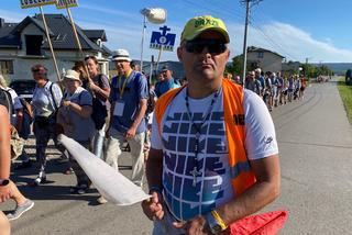 44. LPP na Jasną Górę Sandały czy adidasy?