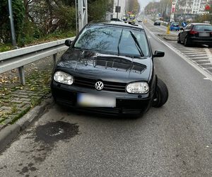 Policjant z Katowic pomógł choremu na cukrzycę kierowcy, który zasłabł za kierownicą