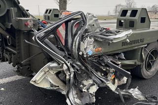  Stare Chabowo. Śmiertelny wypadek na DK10. Rodzice 4-latka zginęli w zderzeniu z wojskową ciężarówką [ZDJĘCIA]