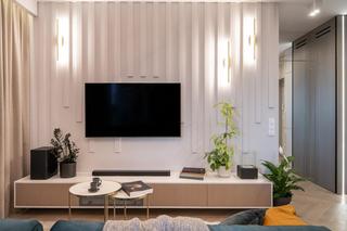 40-metrowe mieszkanie w szmaragdzie i złocie