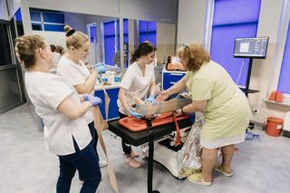 Warunki były ekstremalne. Tak wyglądało zaliczenie przyszłych zamojskuich pielęgniarzy i pielęgniarek