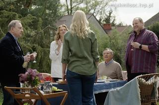 M jak miłość po wakacjach. Jagoda (Katarzyna Kołeczek), Tadeusz (Bartłomiej Nowosielski), Staszek (Sławomir Holland), Krystyna Banach (Dorota Chotecka-Pazura), Modry (Stefan Friedmann)