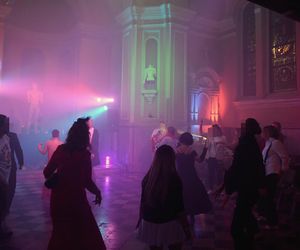 Rybnik. Urządzili całonocną imprezę techno w kaplicy. Tak wyglądala, mamy zdjęcia!