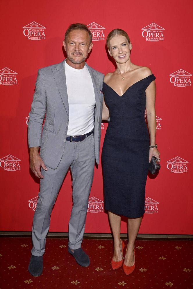 Edyta Pazura uciekła z Polski. Zamiast w sukienkę wskoczyła w kołdrę!