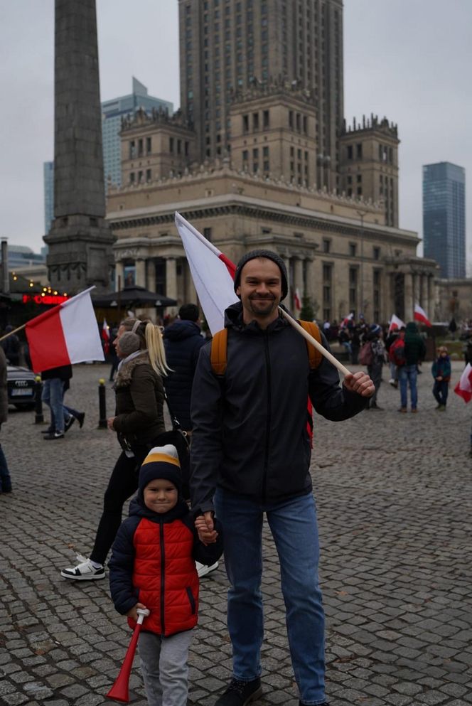 Marsz Niepodległości 2025 na żywo. Relacja z Warszawy. "Chcę zobaczyć Polskę samodzielną i niezakompleksioną"