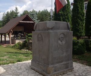 Ta wieś w Małopolsce przez ponad 100 lat była miastem. Średniowieczny zamek przekształcono tam w kościół 