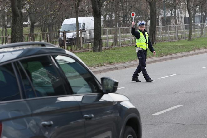 Niewidzialni policjanci w Warszawie w akcji. Nowe zasady kontroli drogowych zaskakują