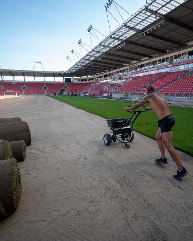 Nowa murawa na stadionie Widzewa